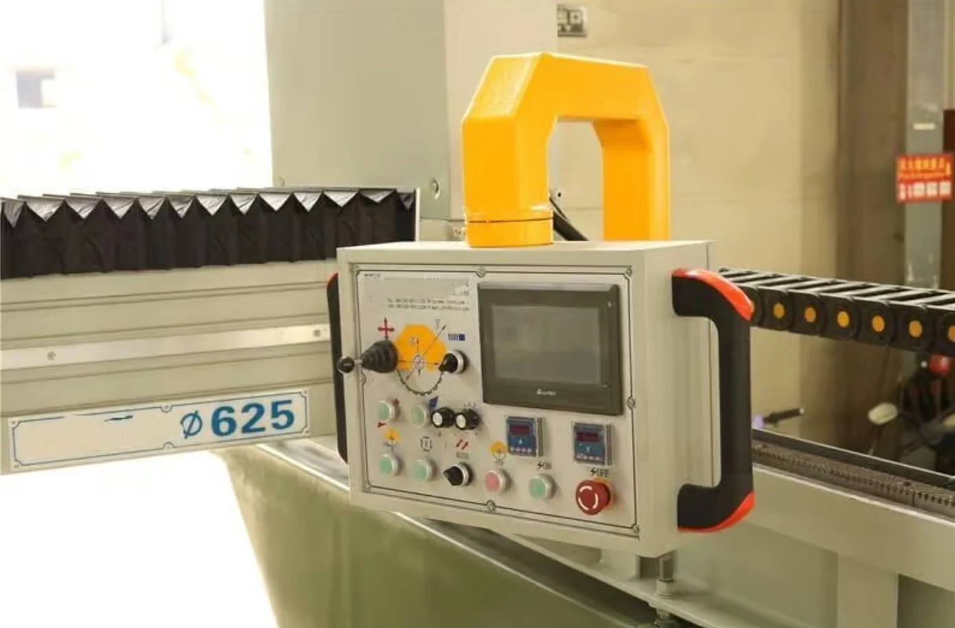Monoblock Bridge Saw Computer Screen